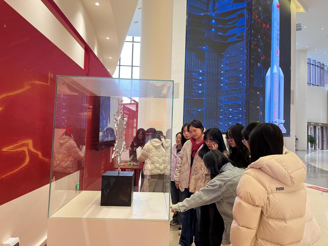 73A212BF130633B9C5192D58F326837B